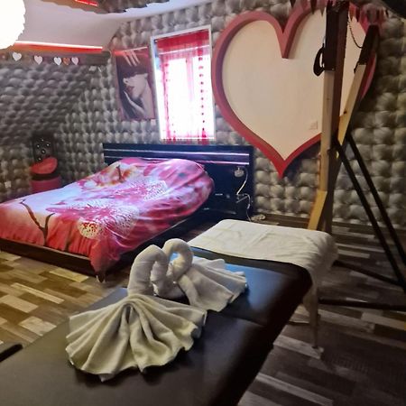L Evasion Secrete Hotel Quarouble Bagian luar foto